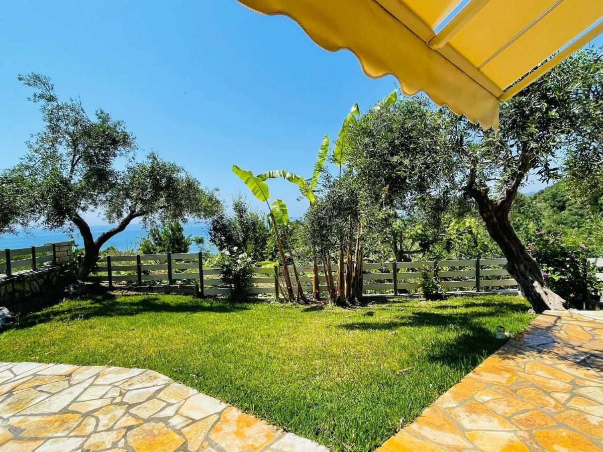 לייה Triantis Apartments מראה חיצוני תמונה