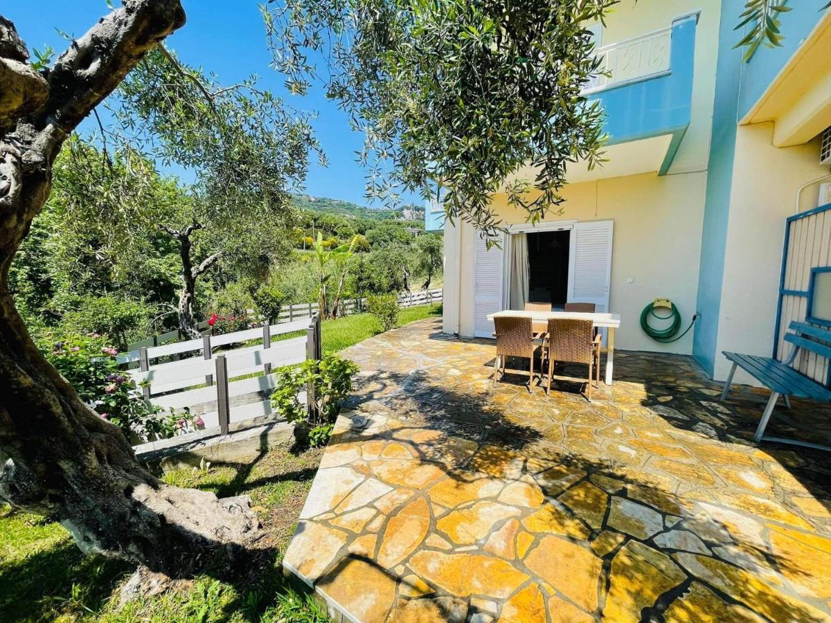 לייה Triantis Apartments מראה חיצוני תמונה
