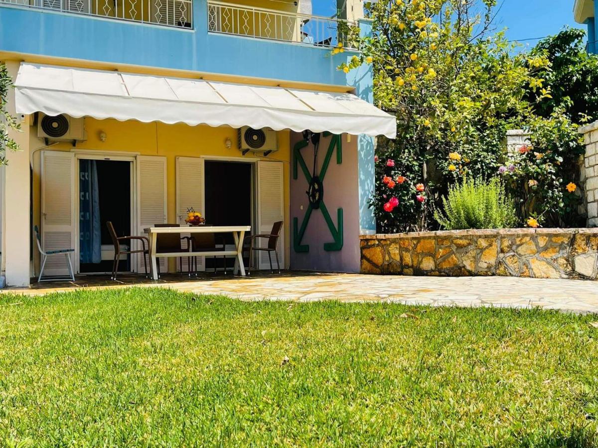 לייה Triantis Apartments מראה חיצוני תמונה