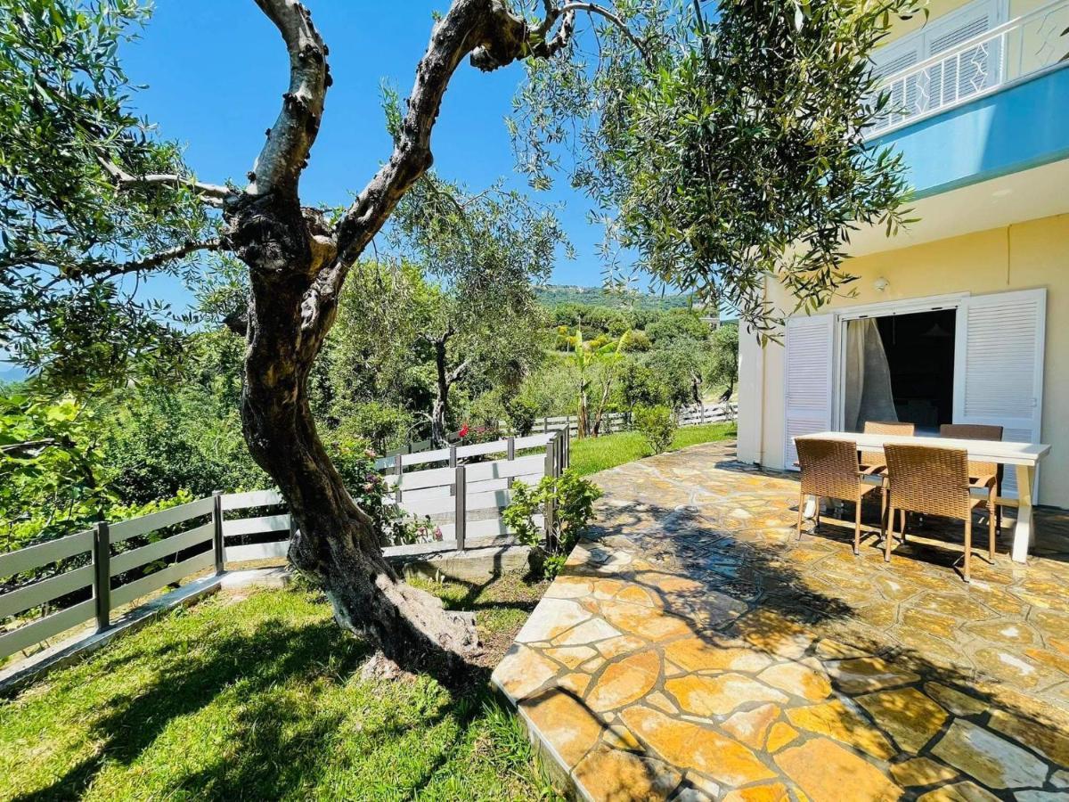 לייה Triantis Apartments מראה חיצוני תמונה