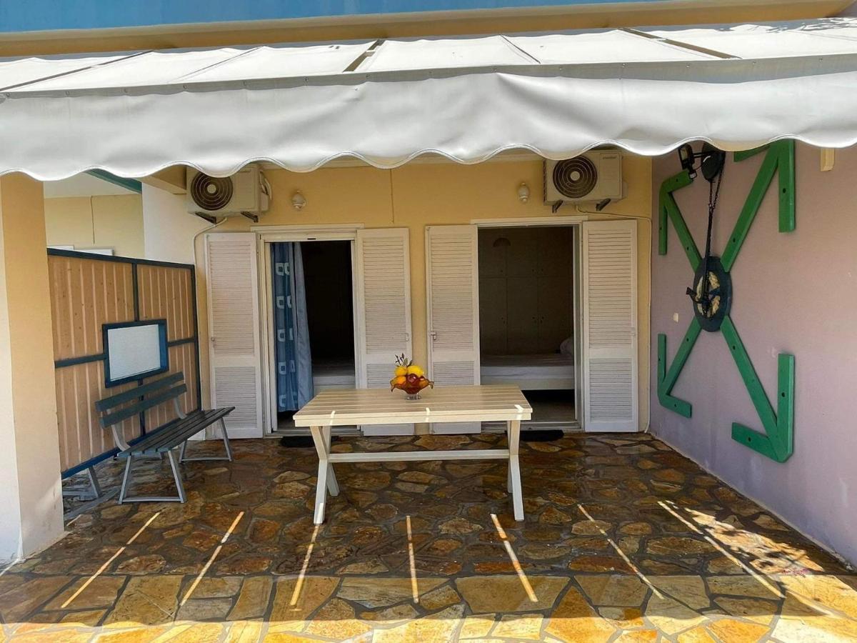 לייה Triantis Apartments מראה חיצוני תמונה