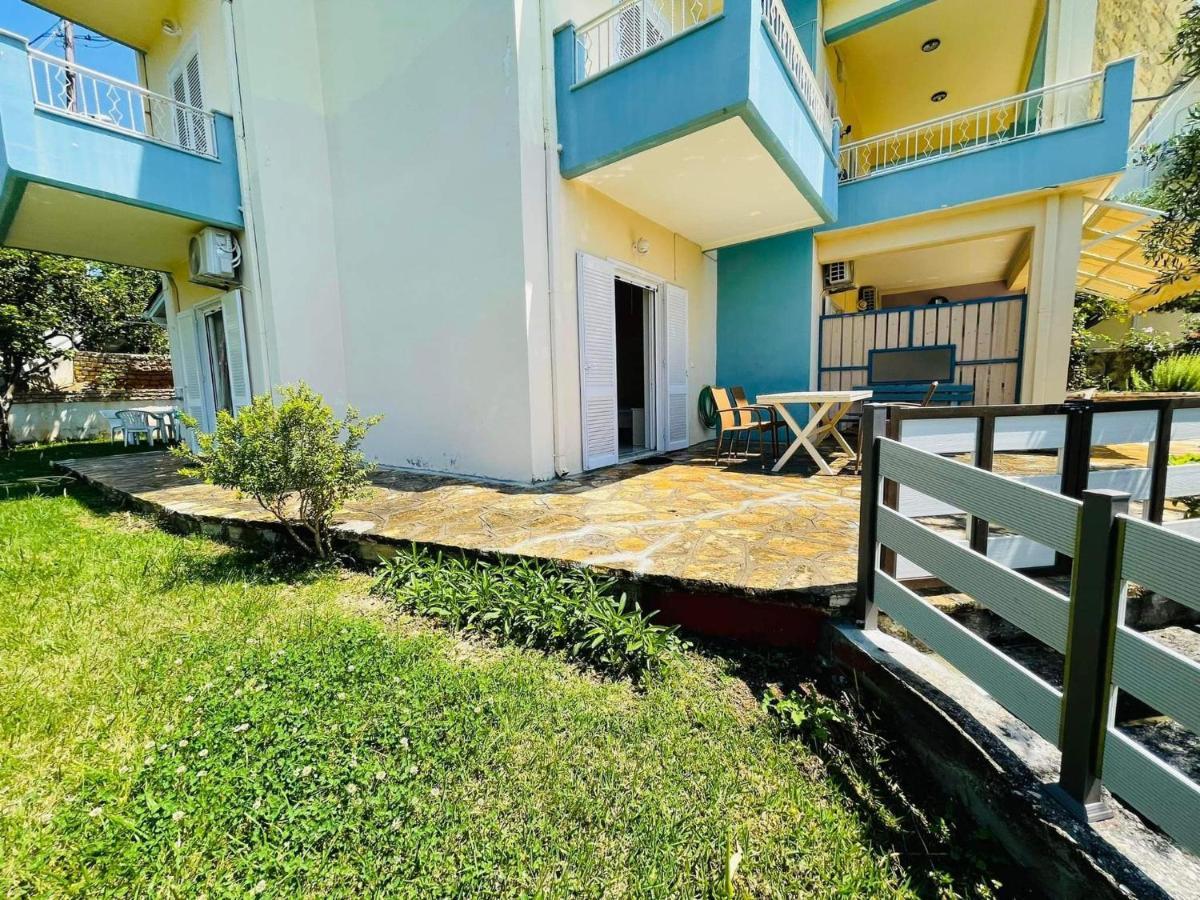 לייה Triantis Apartments מראה חיצוני תמונה