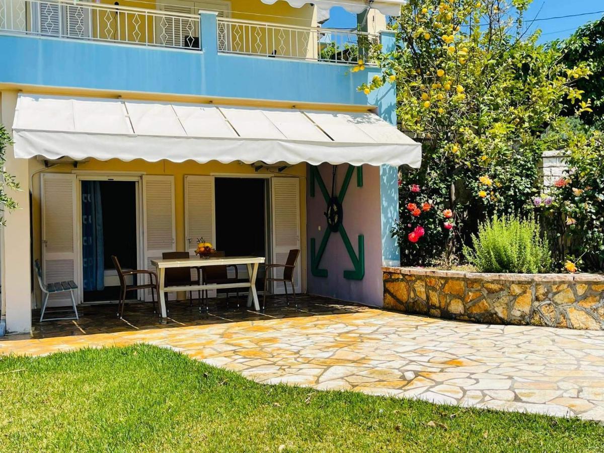 לייה Triantis Apartments מראה חיצוני תמונה