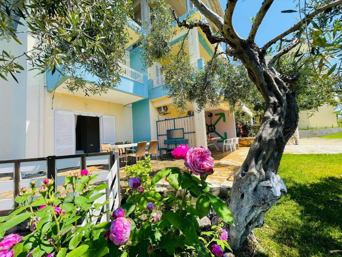 לייה Triantis Apartments מראה חיצוני תמונה