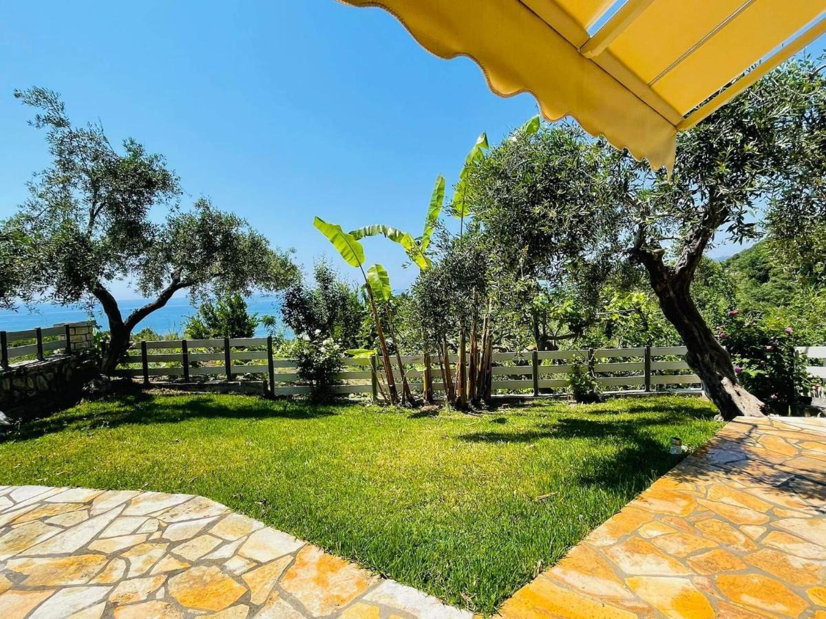 לייה Triantis Apartments מראה חיצוני תמונה