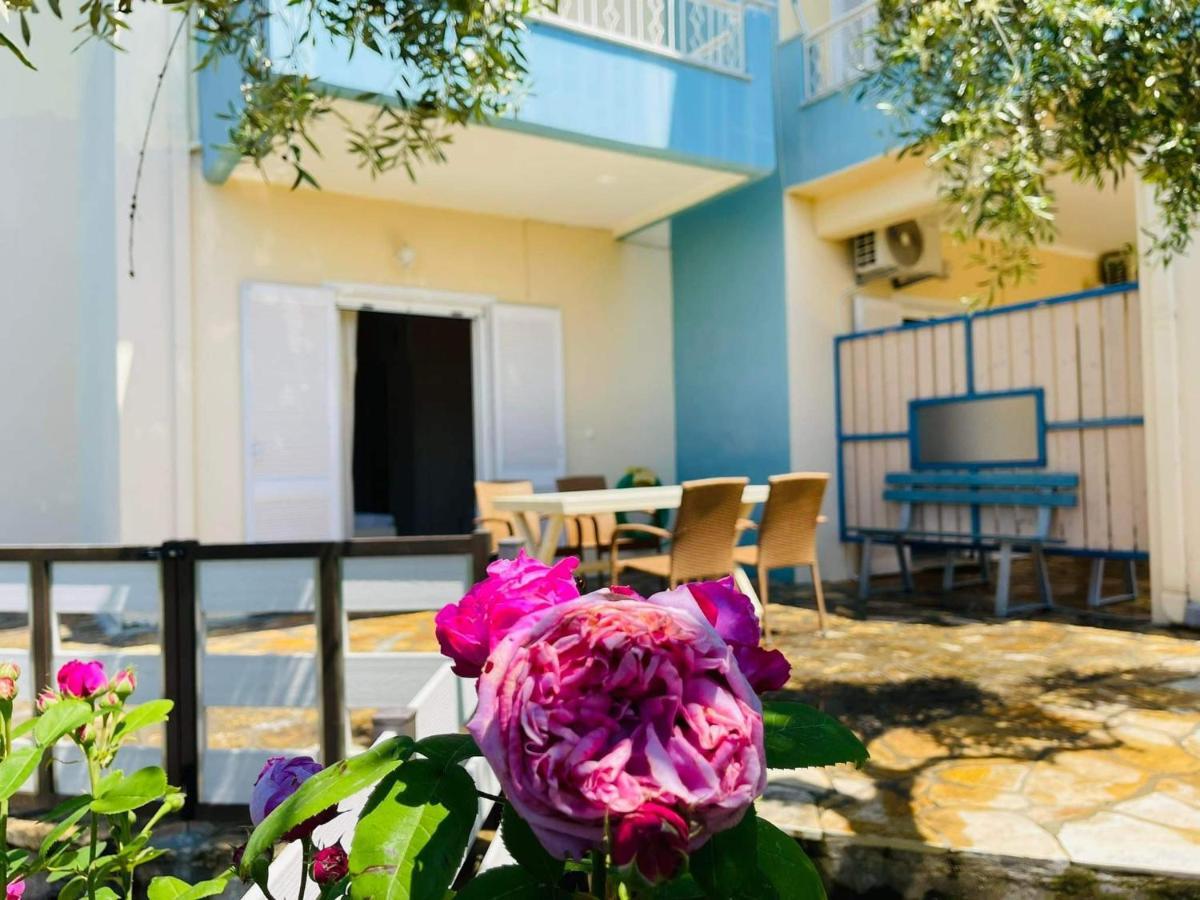 לייה Triantis Apartments מראה חיצוני תמונה