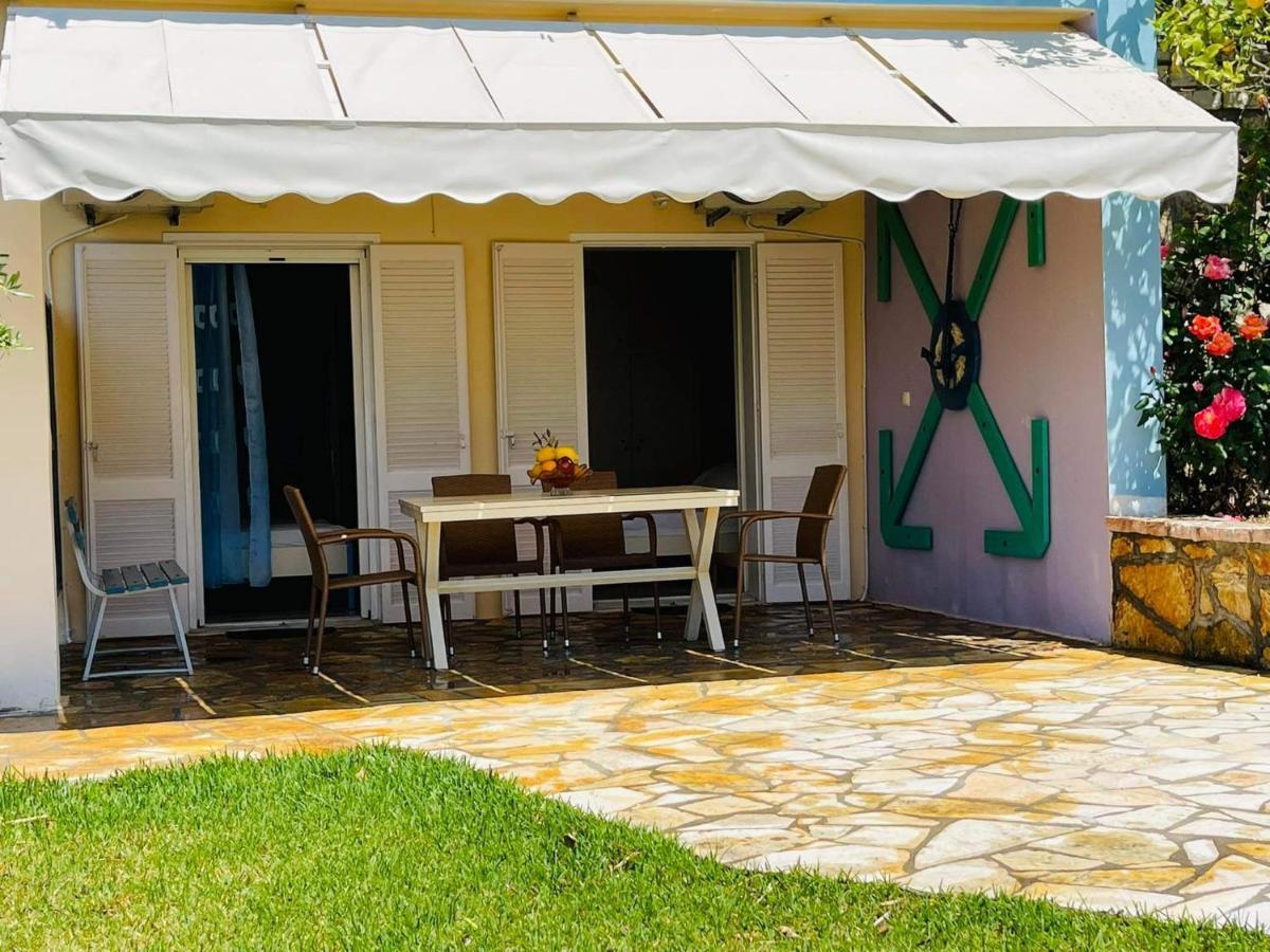 לייה Triantis Apartments מראה חיצוני תמונה