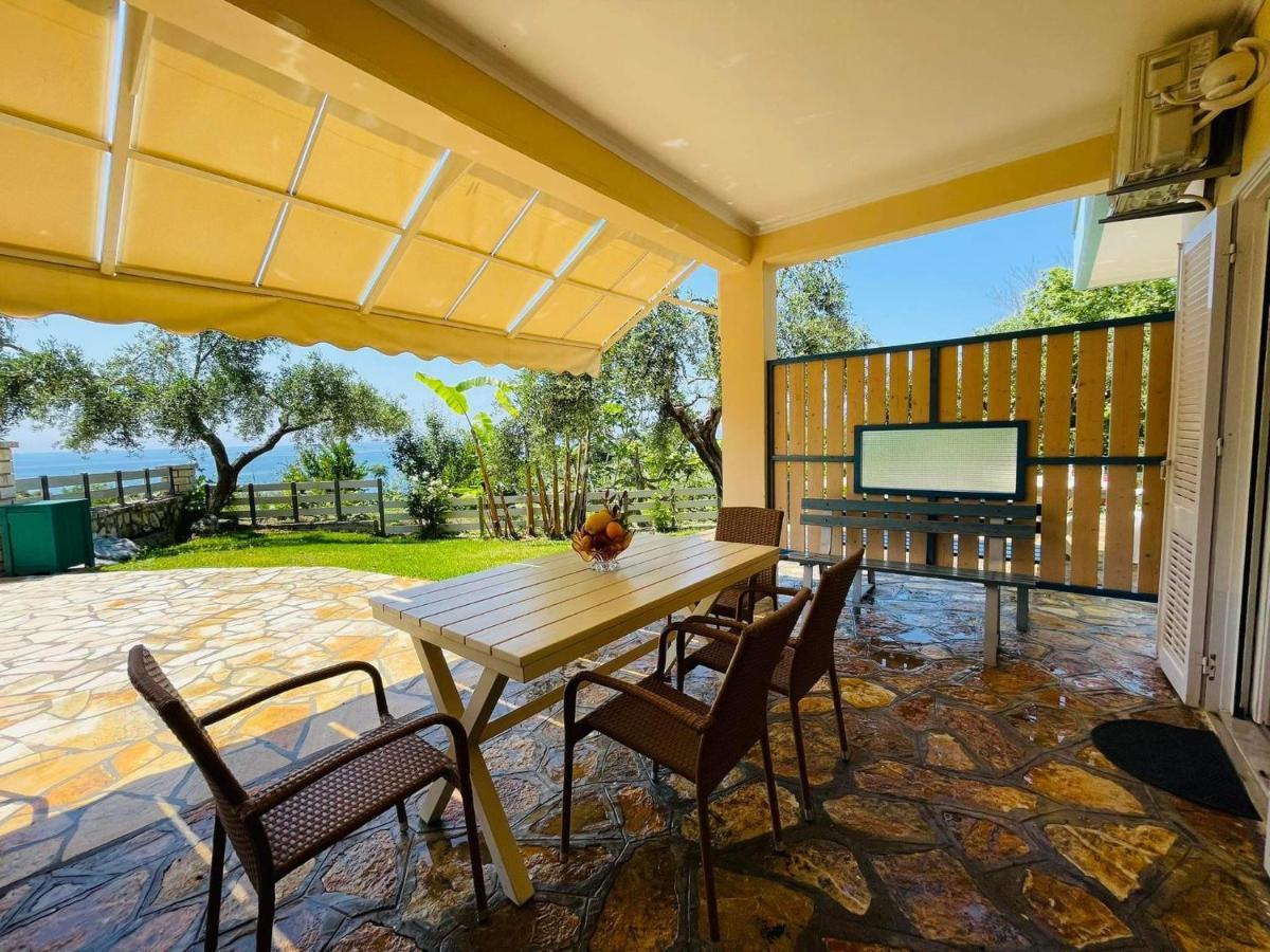 לייה Triantis Apartments מראה חיצוני תמונה
