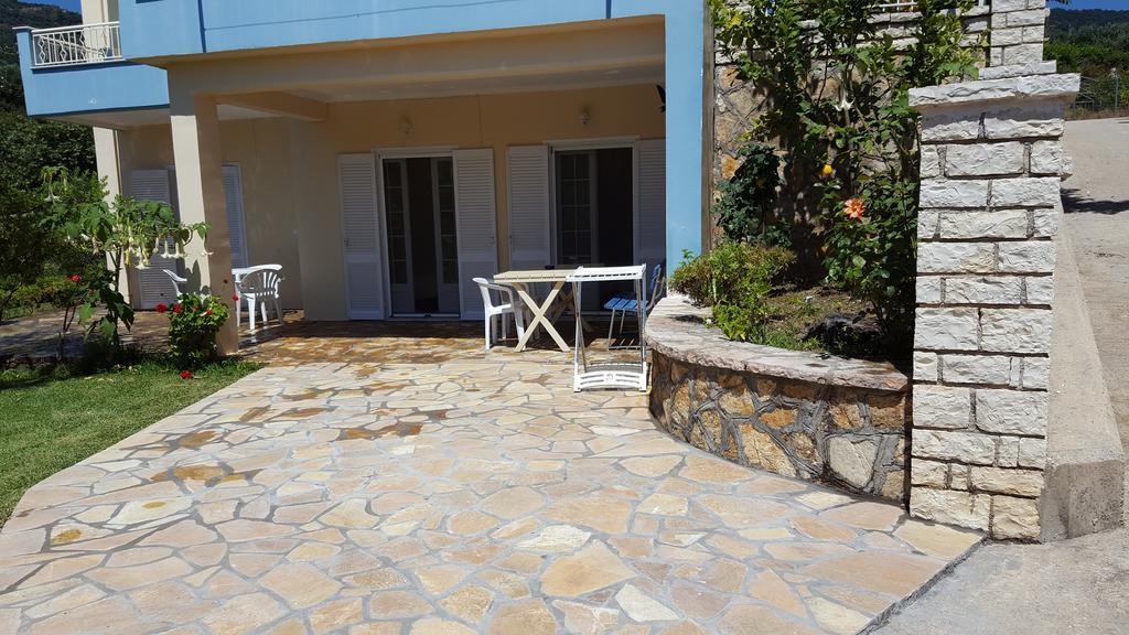 לייה Triantis Apartments מראה חיצוני תמונה